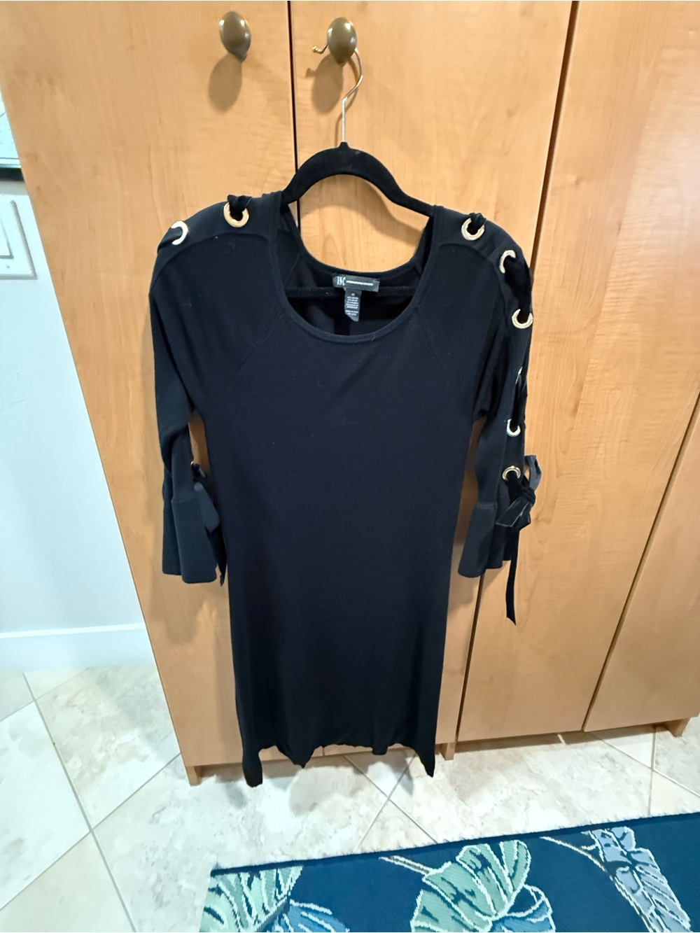 Black Lace-Up Sleeve Sheath Sweater Dress